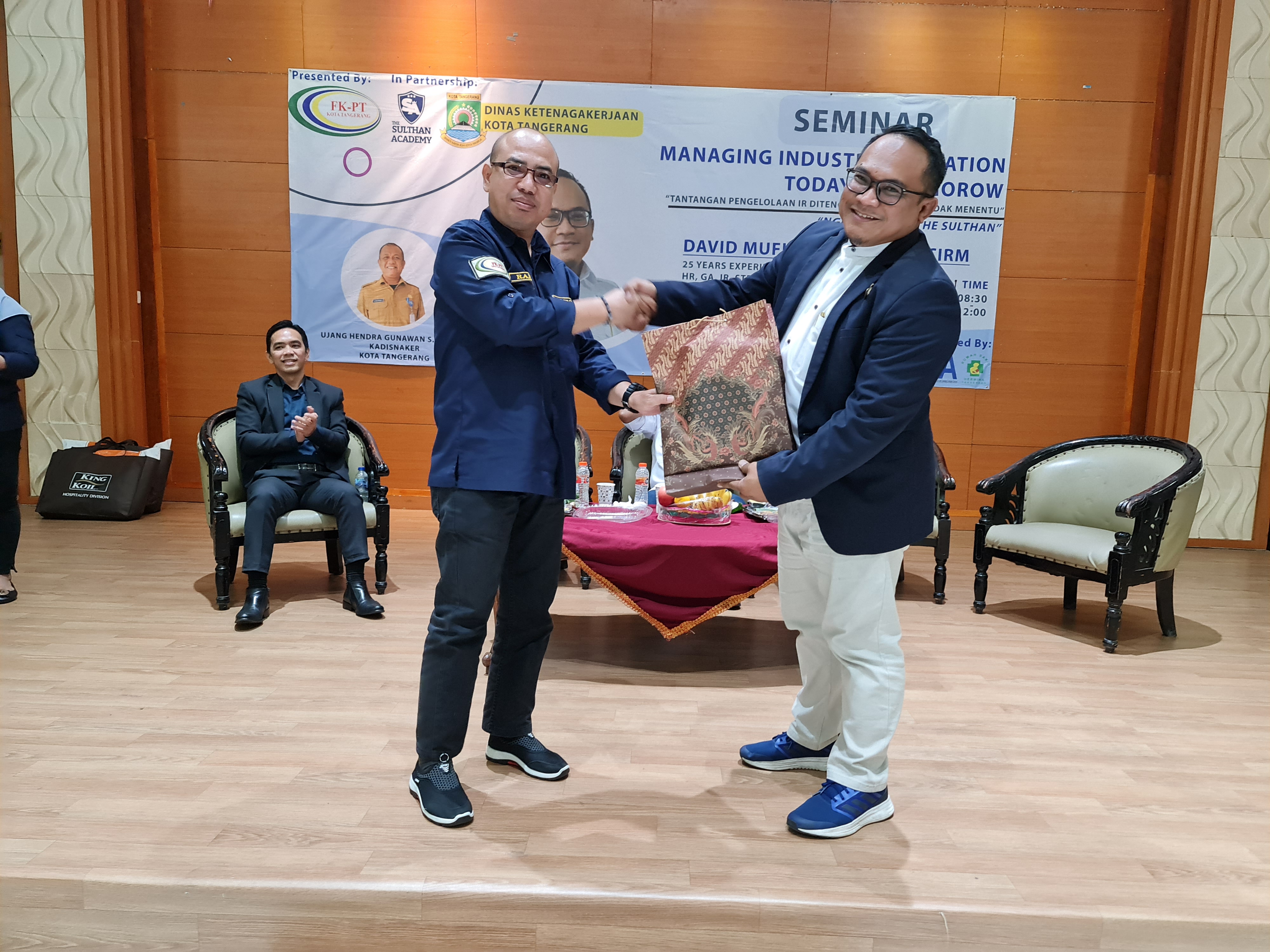 Foto galeri Seminar Managing Industrial Relation (17 Desember 2022)