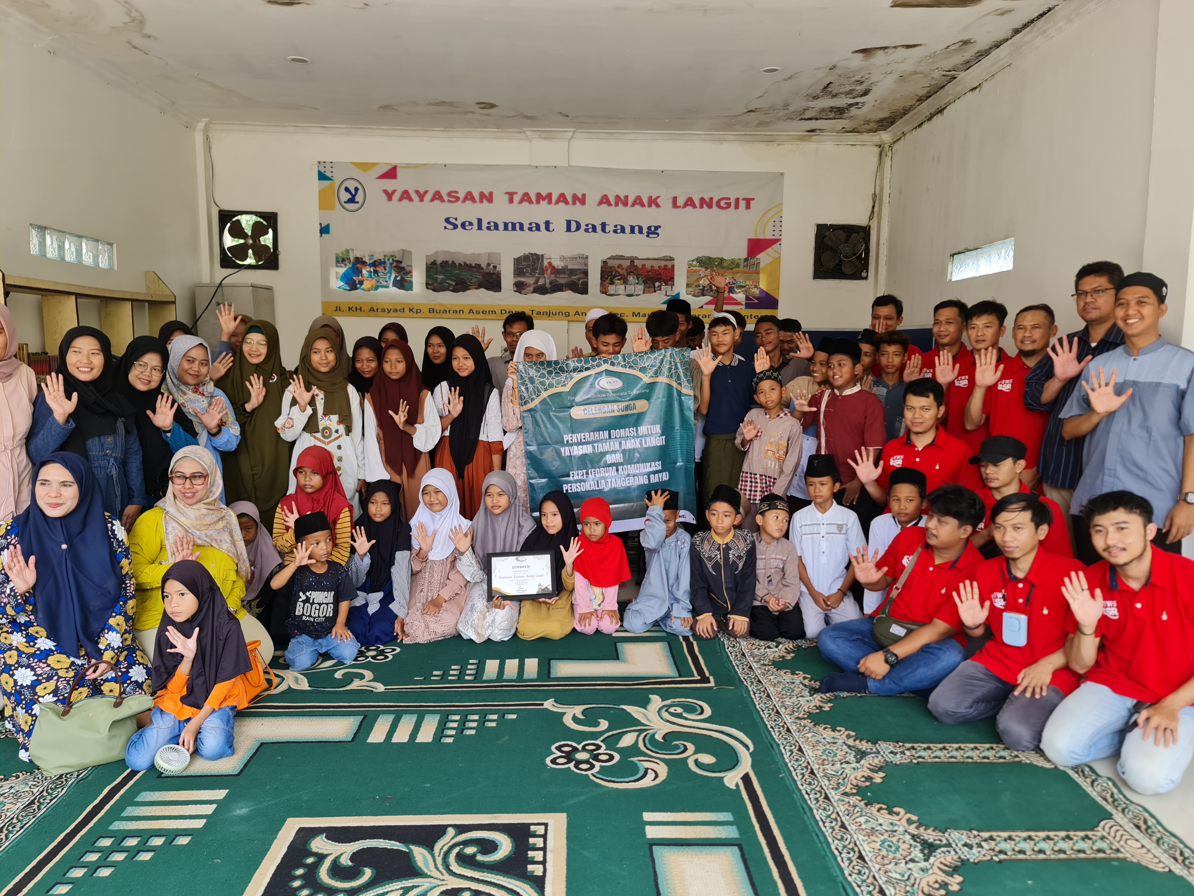 Foto galeri Dari FKPT utk Yayasan Taman Anak Langit