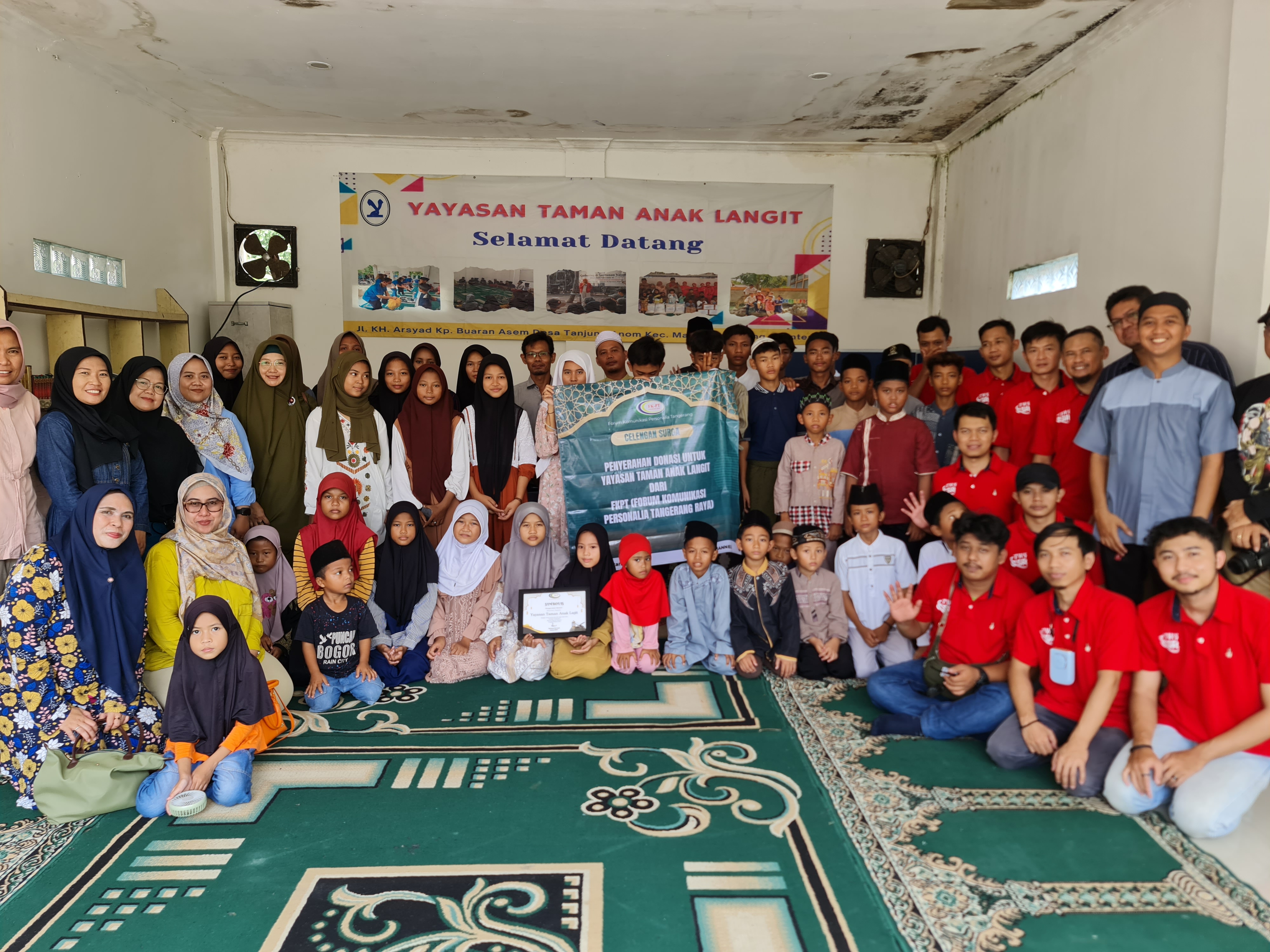 Foto galeri Dari FKPT utk Yayasan Taman Anak Langit