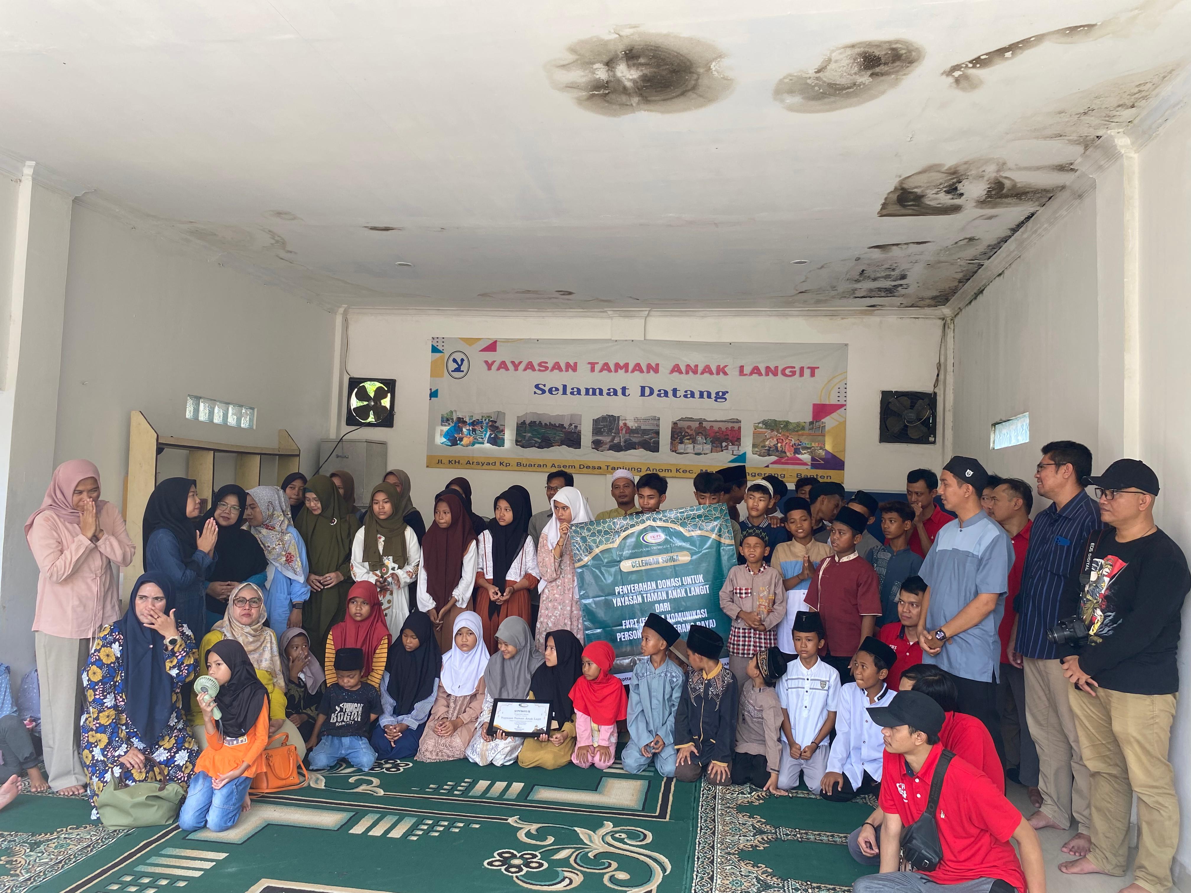 Foto galeri Dari FKPT utk Yayasan Taman Anak Langit