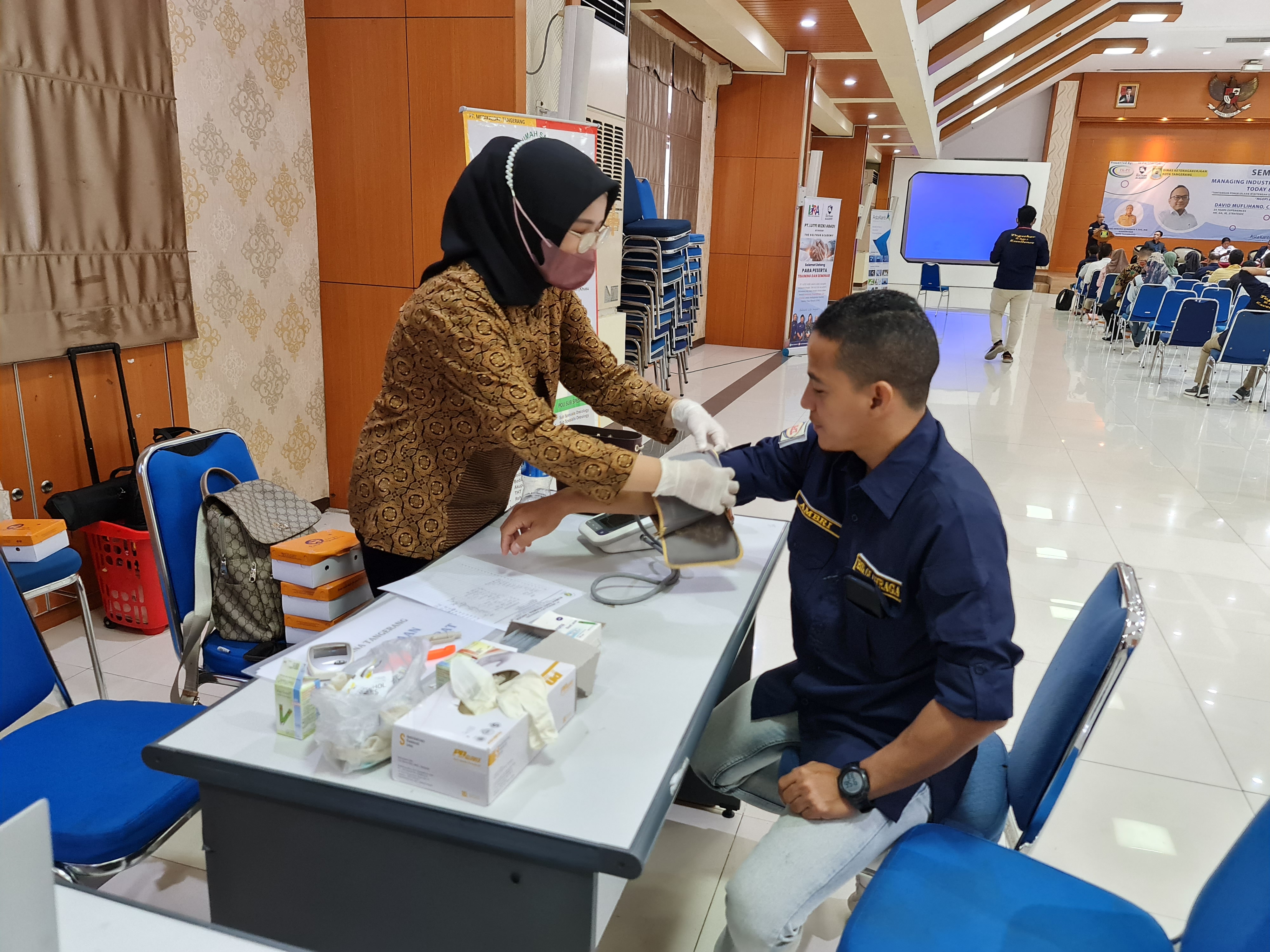Foto galeri Seminar Managing Industrial Relation (17 Desember 2022)