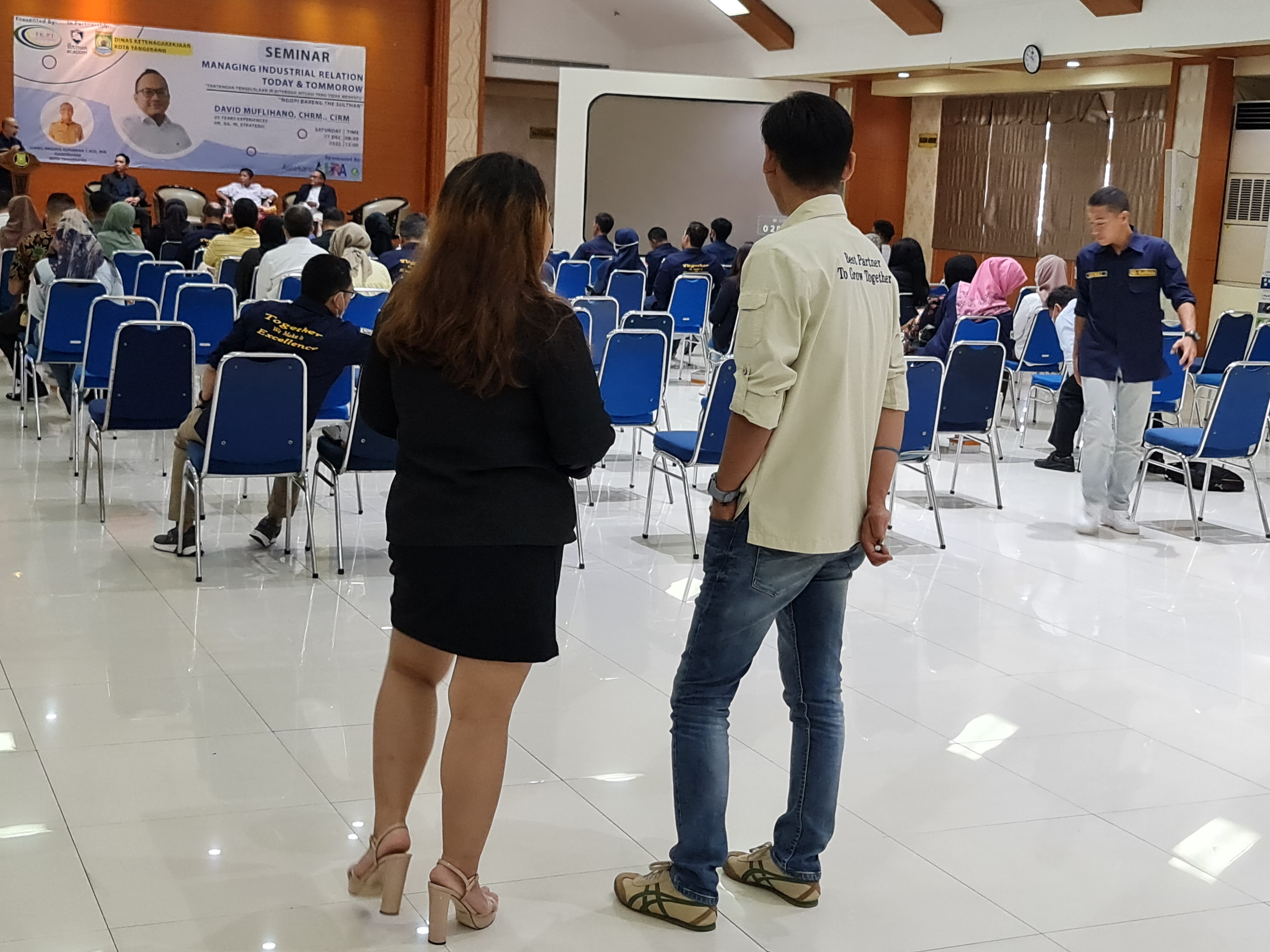 Foto galeri Seminar Managing Industrial Relation (17 Desember 2022)
