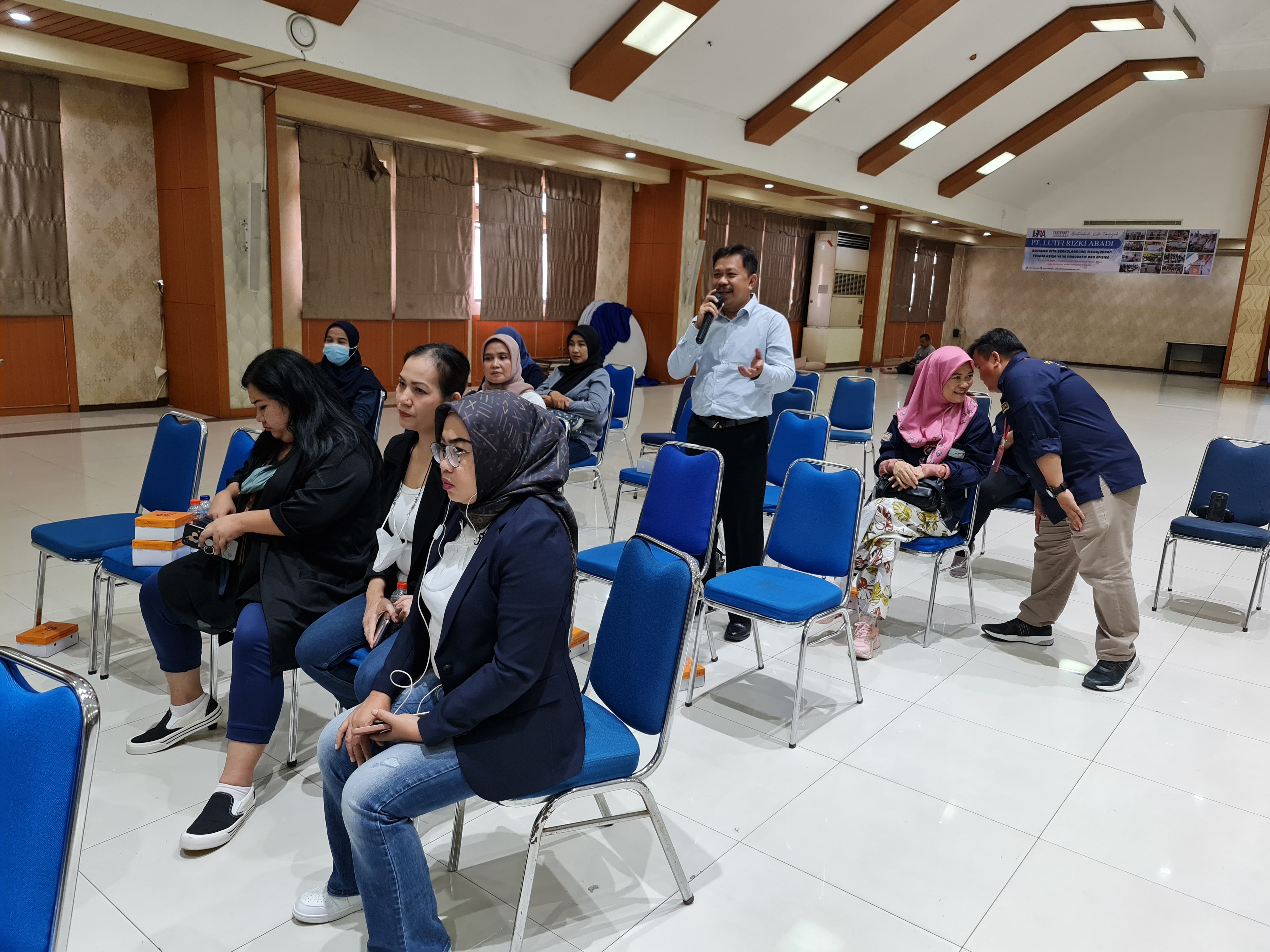 Foto galeri Seminar Managing Industrial Relation (17 Desember 2022)