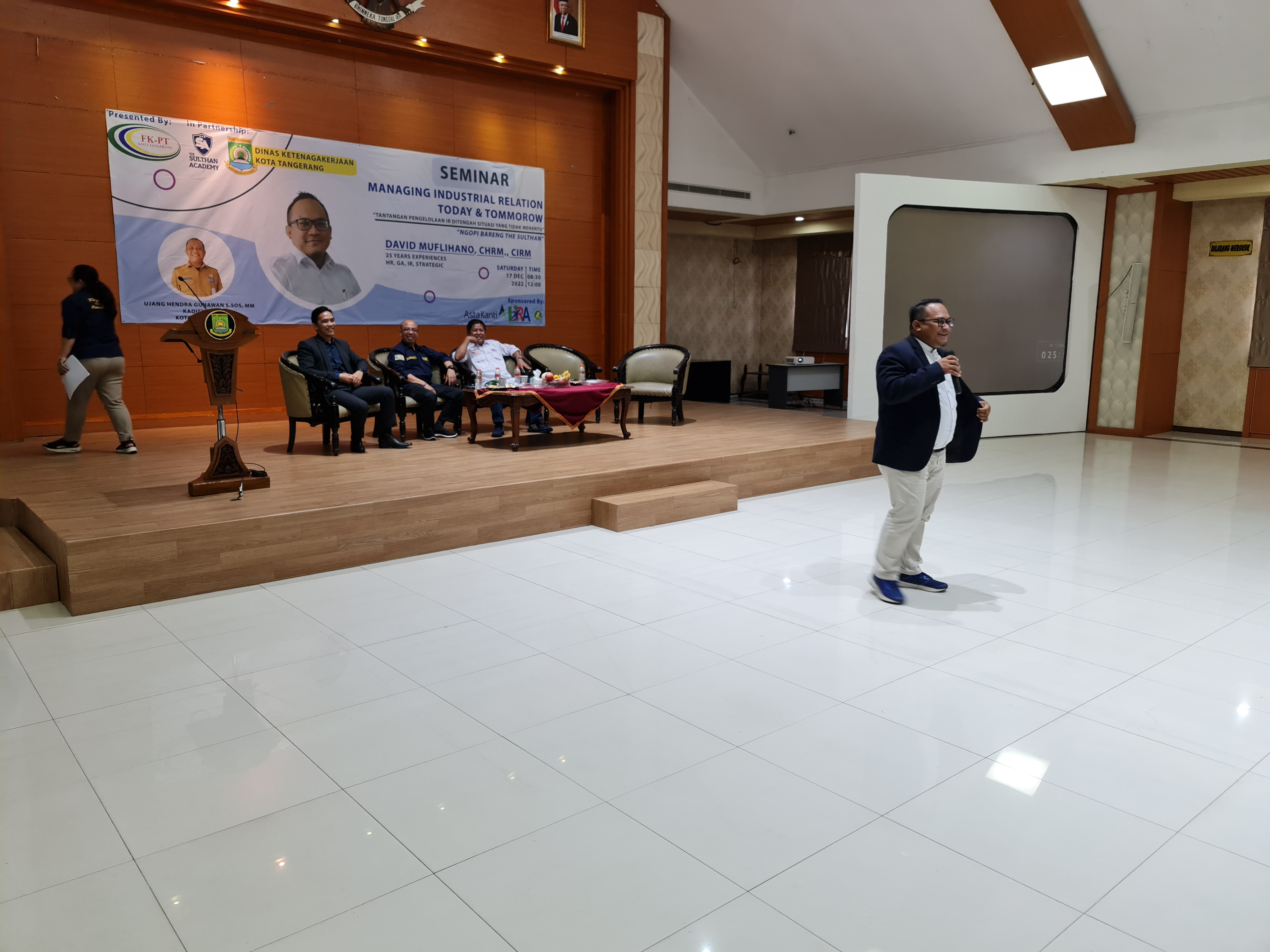 Foto galeri Seminar Managing Industrial Relation (17 Desember 2022)